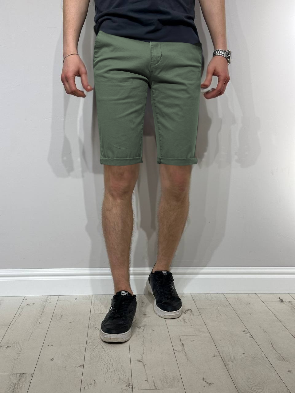 Solīdi, gaiši šorti vīriešiem