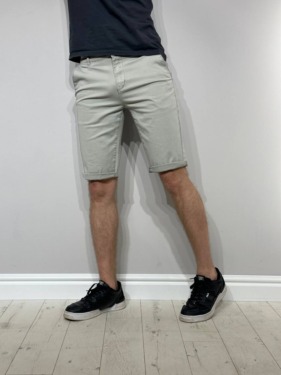 Solīdi, gaiši šorti vīriešiem