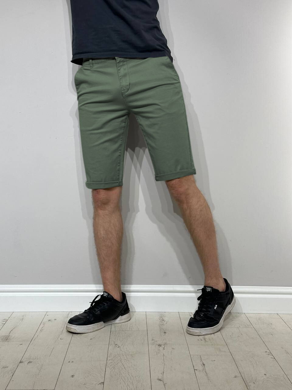 Solīdi, gaiši šorti vīriešiem