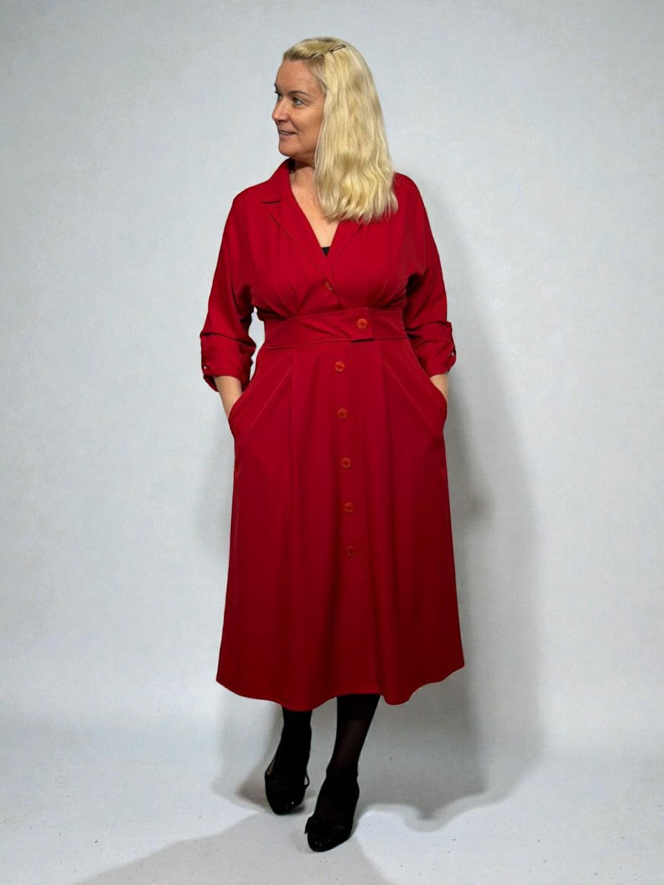 Sarkana sievišķīga kreklkleita