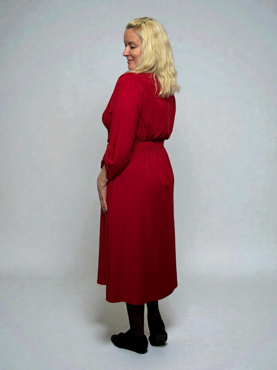 Sarkana sievišķīga kreklkleita