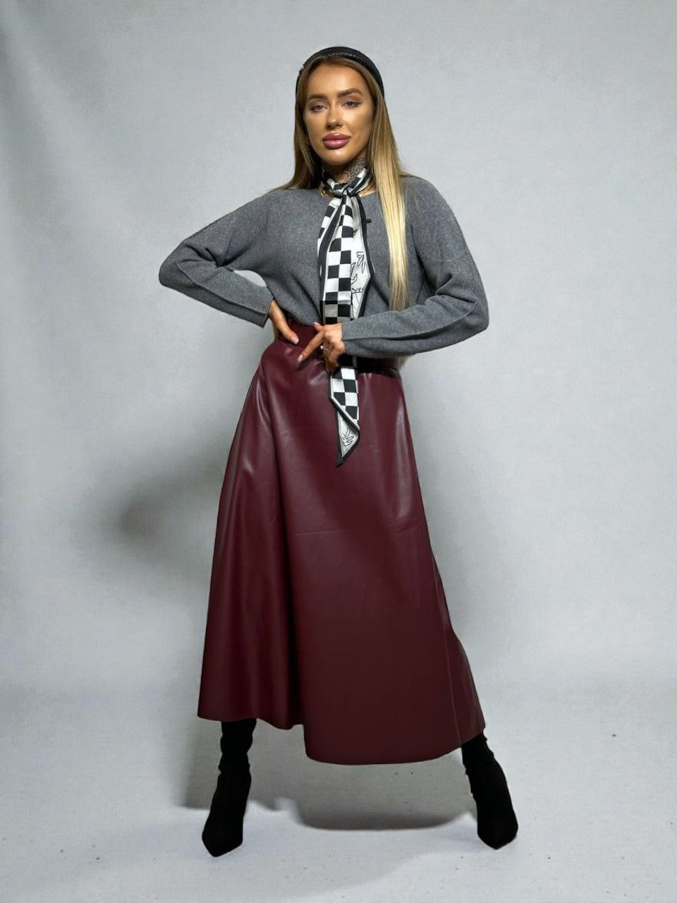 Ādas imitācijas garie svārki