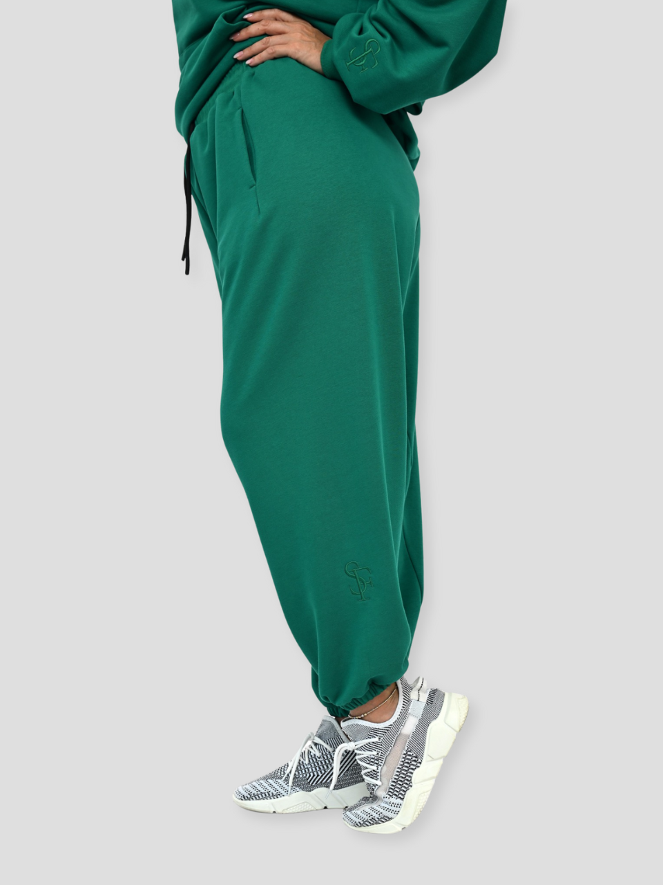 Brīvā laika sieviešu kostīms