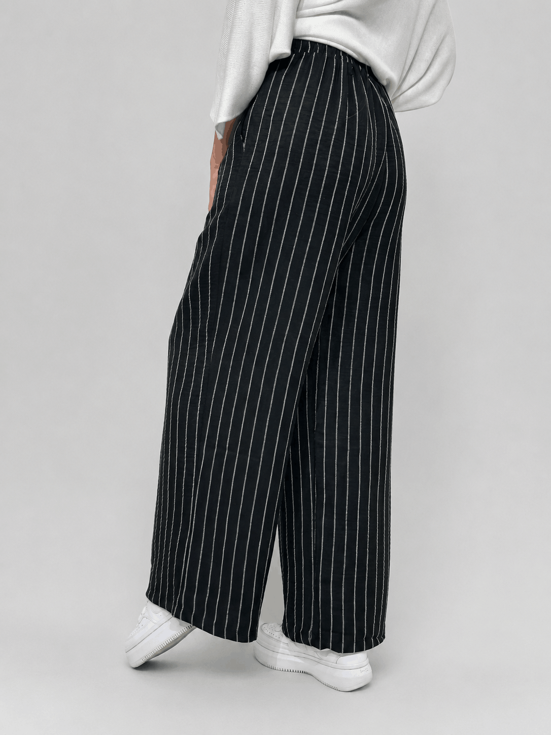 Classic summer pants for women