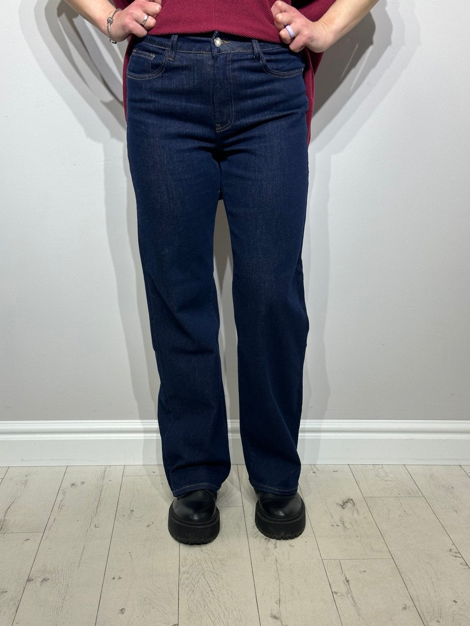 Elastīgi wide leg džinsi