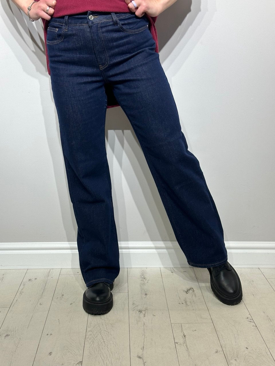 Elastīgi wide leg džinsi