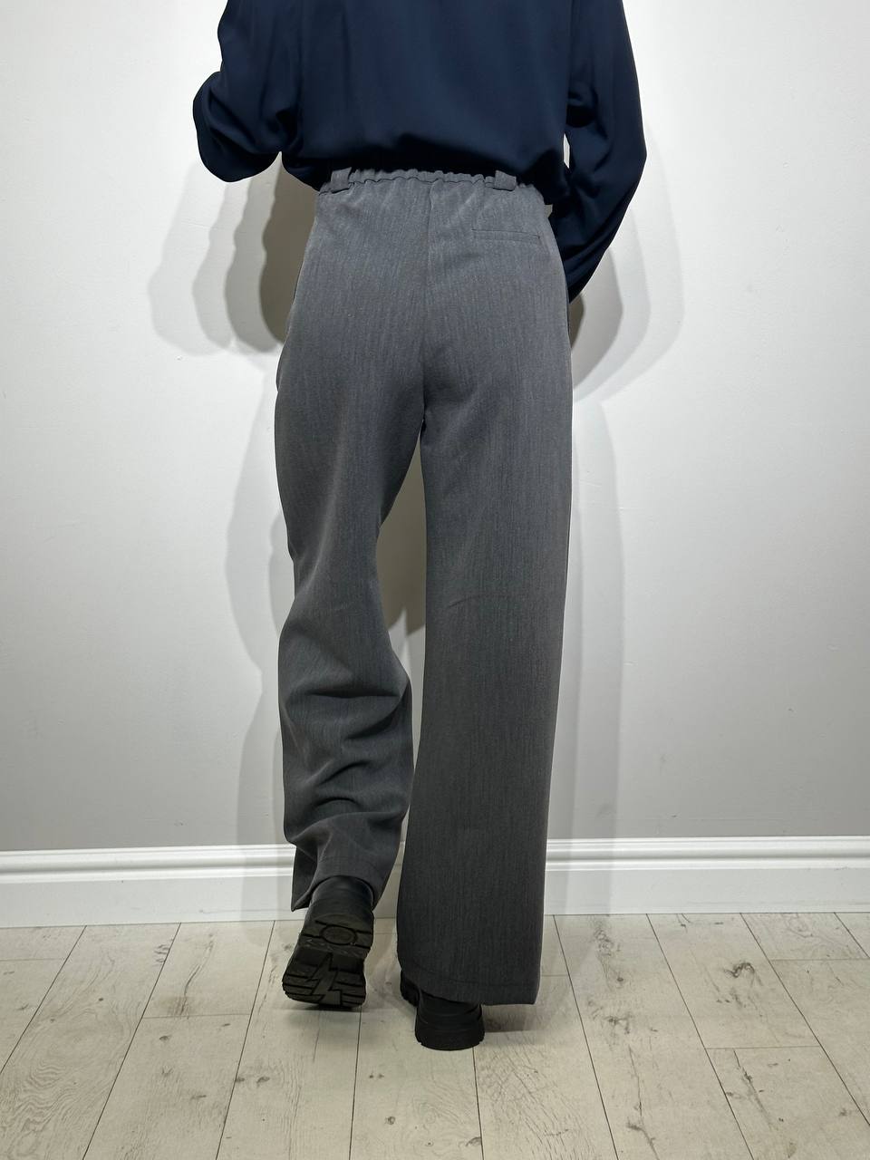 Elegantas, taisna piegriezuma bikses