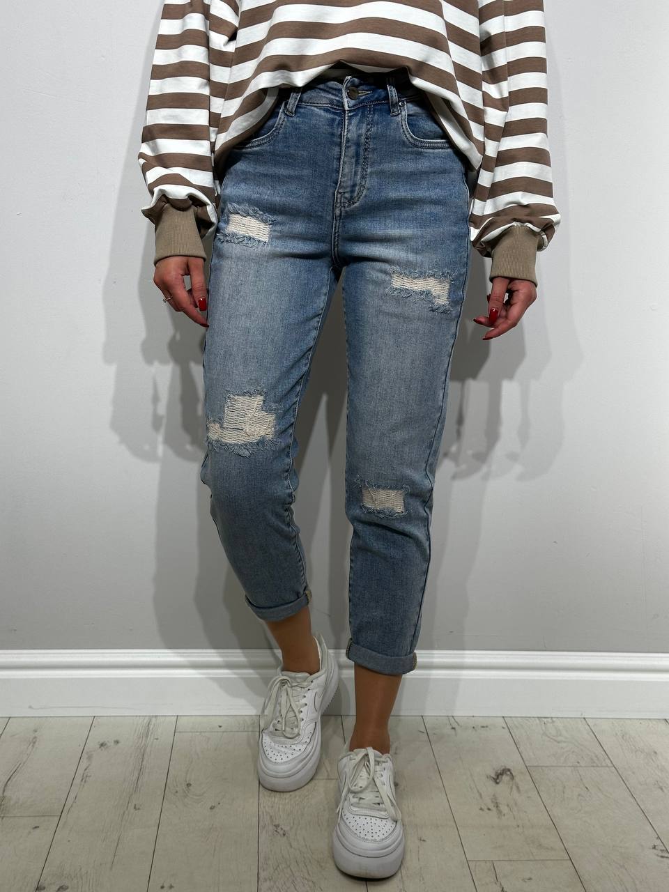 Comfortable mom fit women's jeans