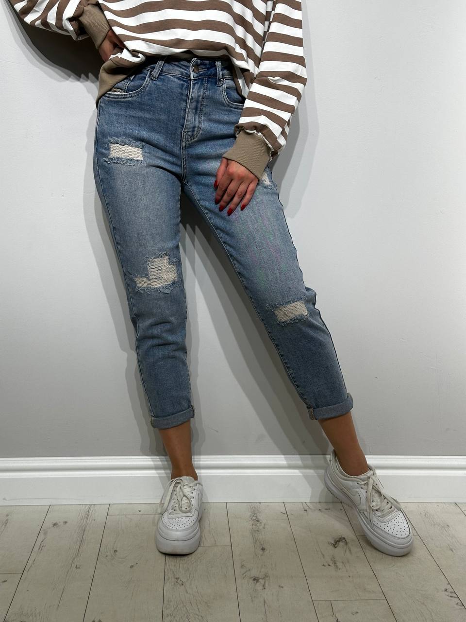 Comfortable mom fit women's jeans