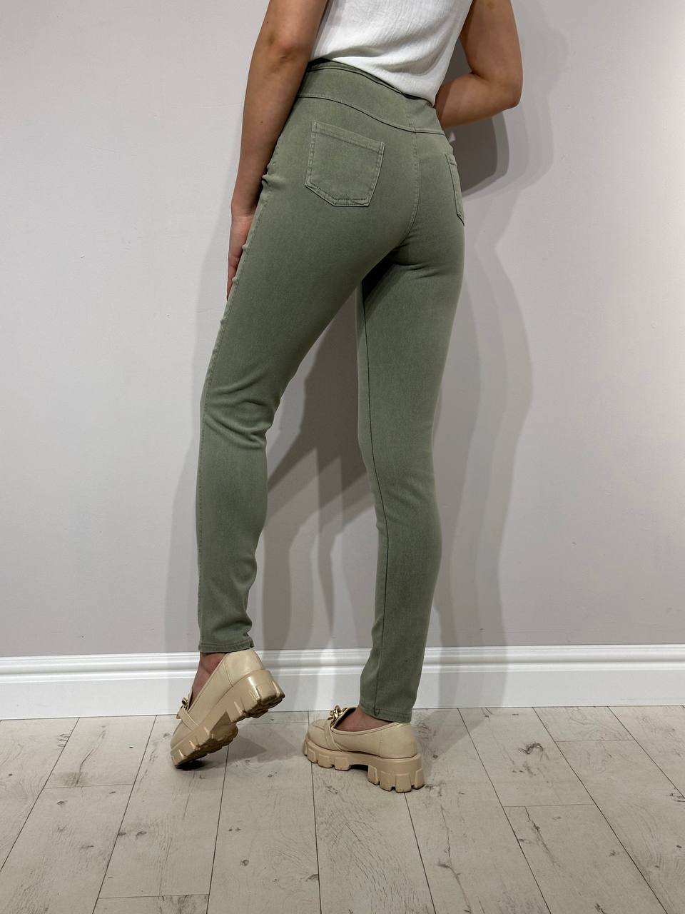 Leggings kõrge vöökohaga naistele