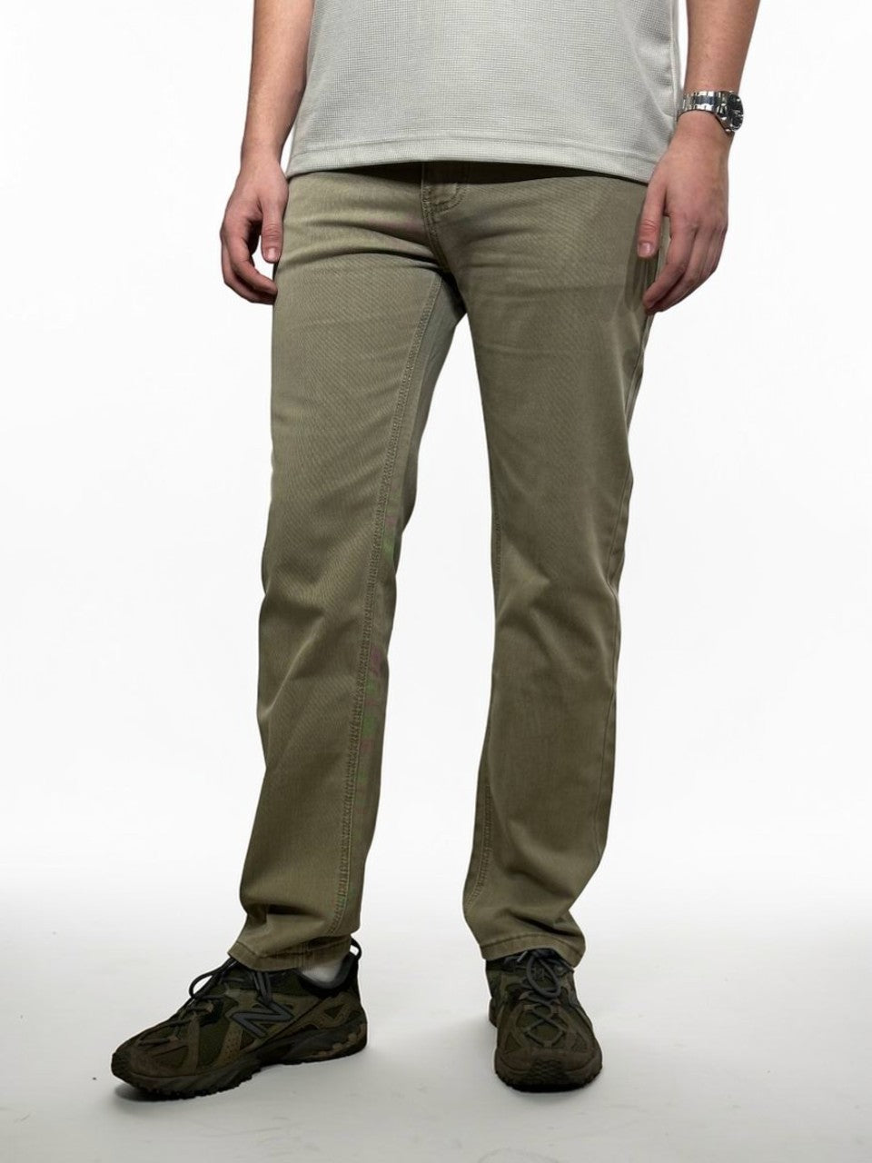 Šviesūs vyriški džinsai vasarai, įprasto silueto