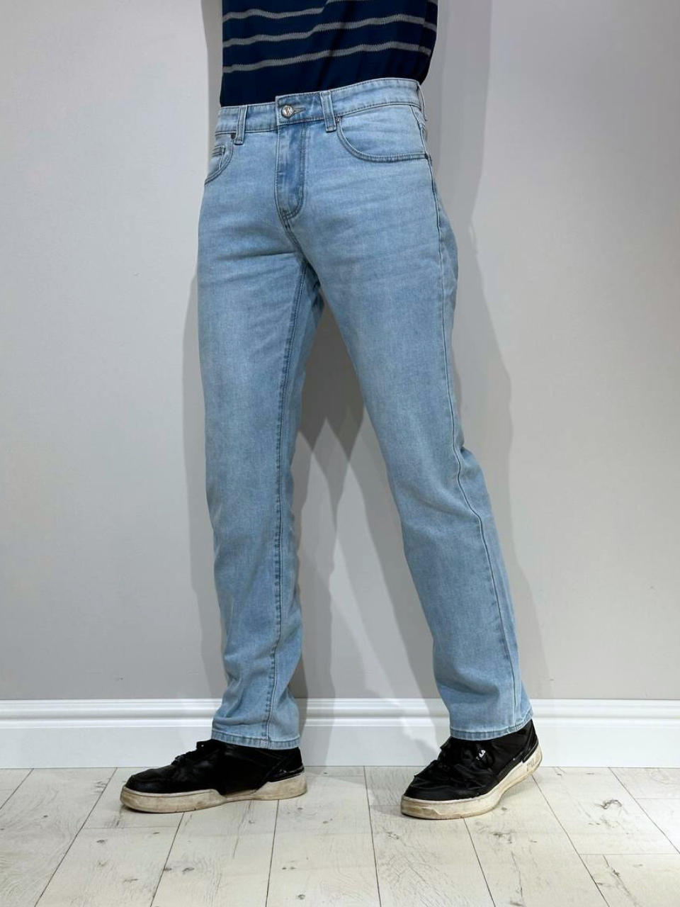 Светлые мужские джинсы, Регулярная посадка