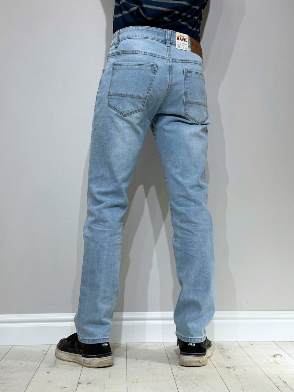 Светлые мужские джинсы, Регулярная посадка