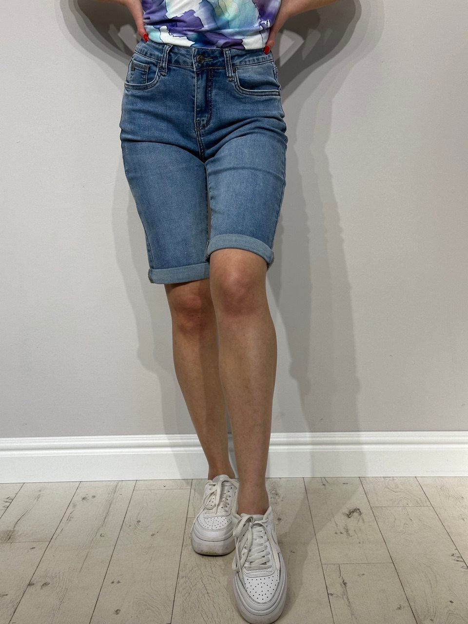 Gari sieviešu džinsa šorti