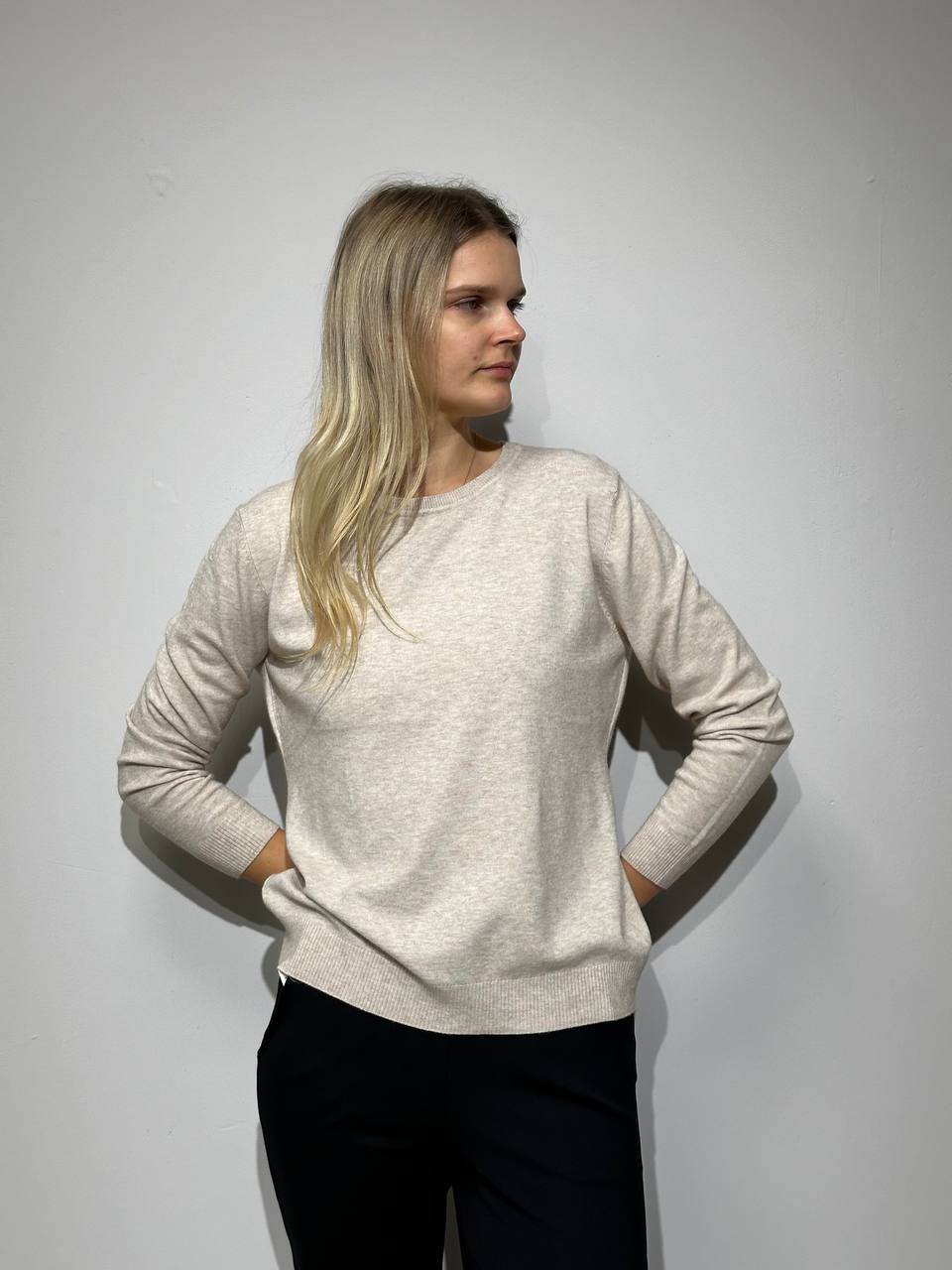 Džemperis sievietēm bēšs