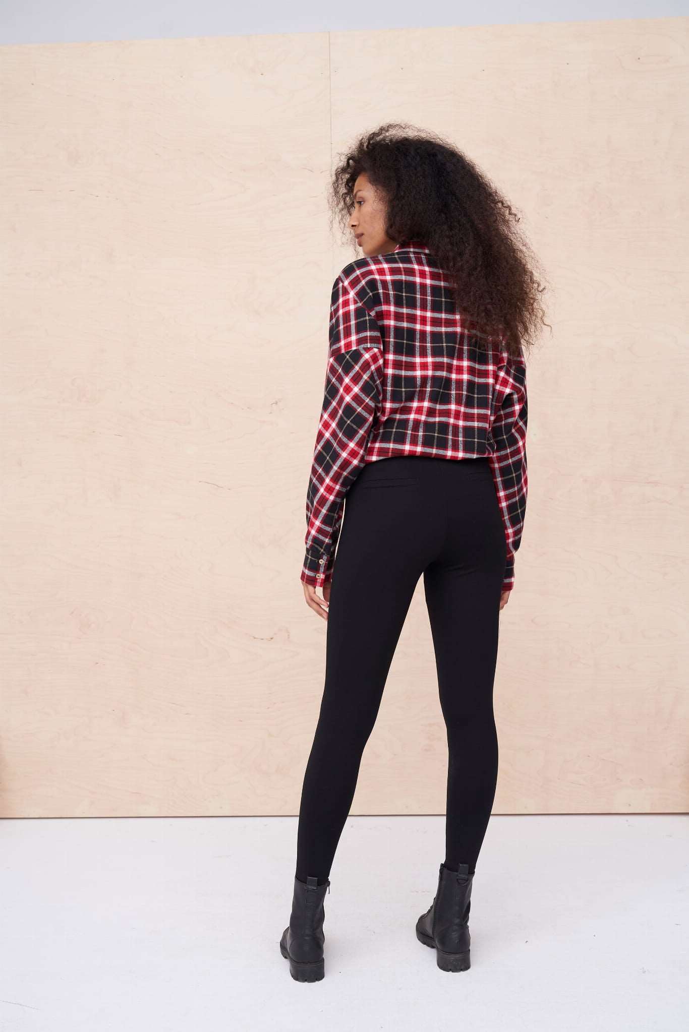 Koriģējošas legingbikses Milena no Blue Shadow