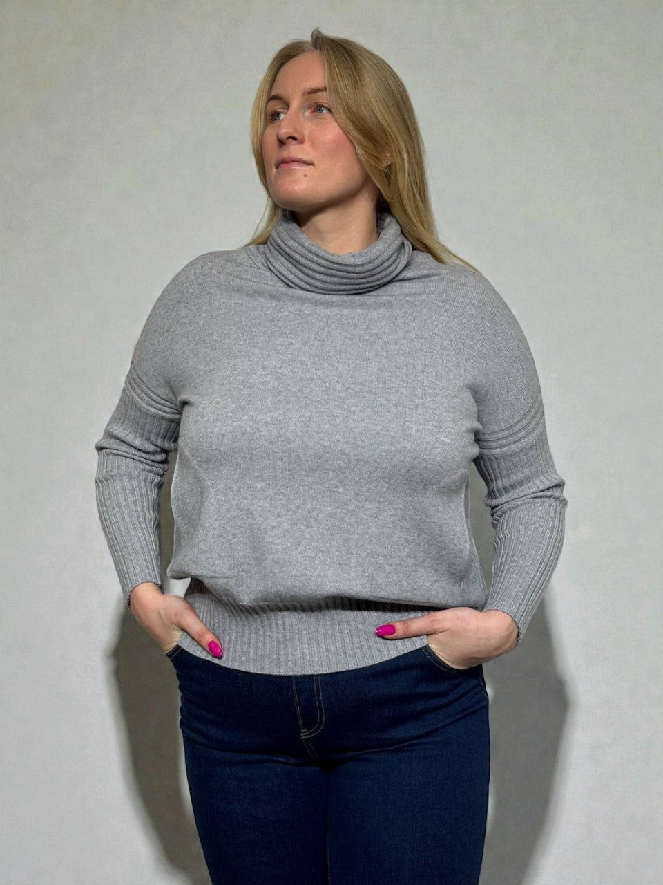 Large size sweaters with pockets