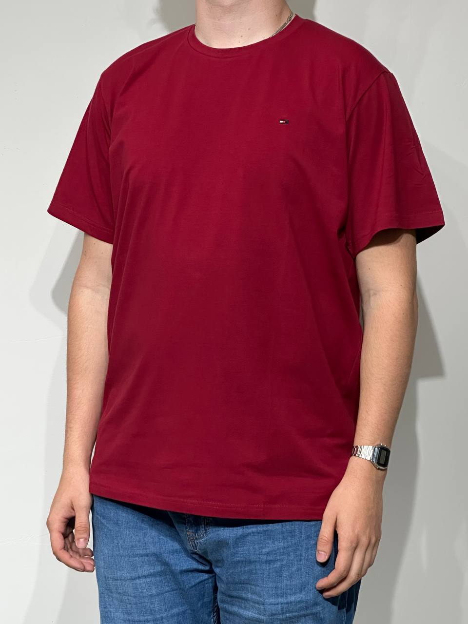 Suure suurusega trükiteta t-särk