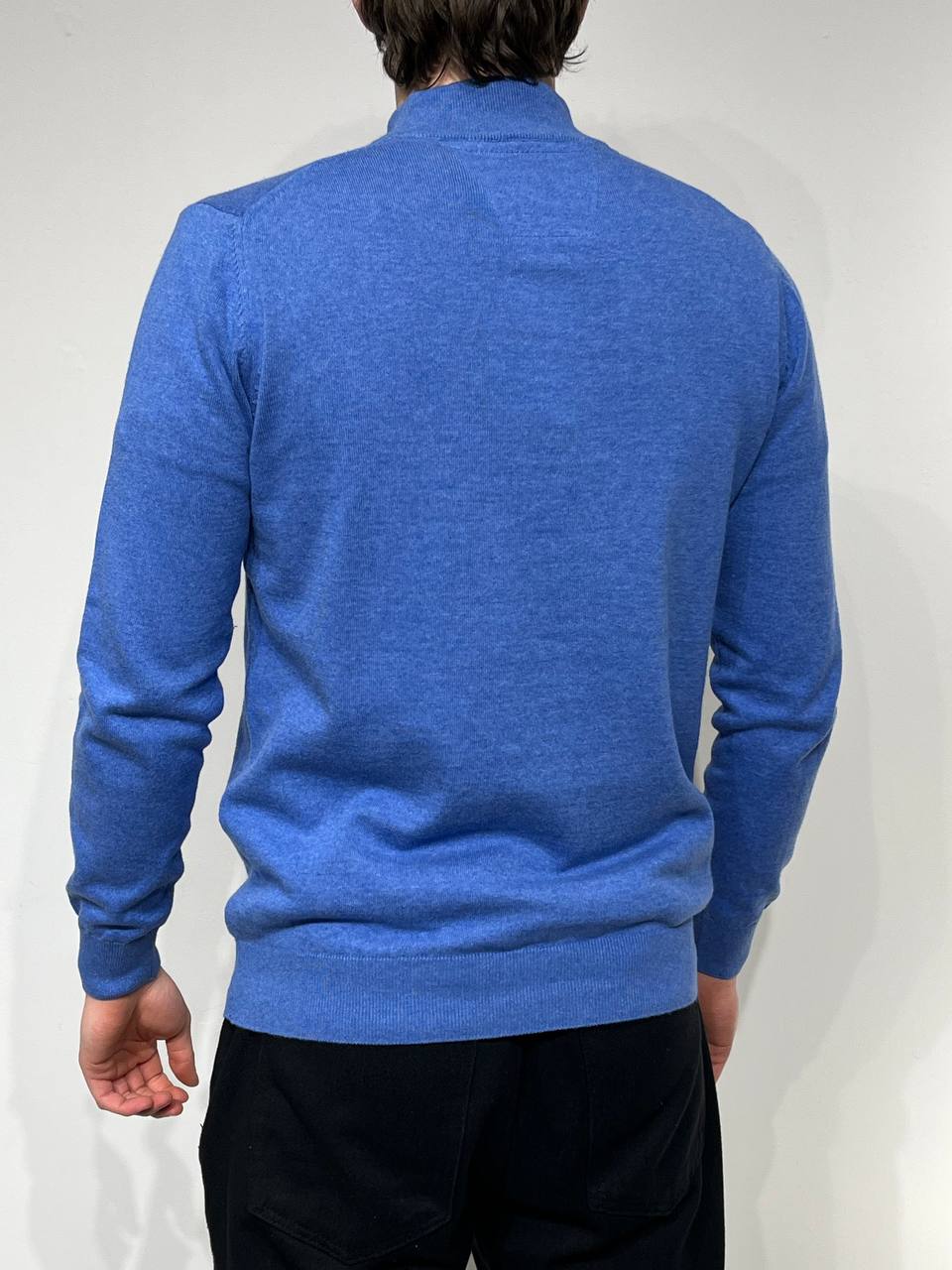 Minkšta striukė su užtrauktuku