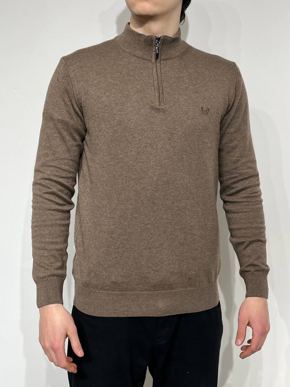 Minkšta striukė su užtrauktuku