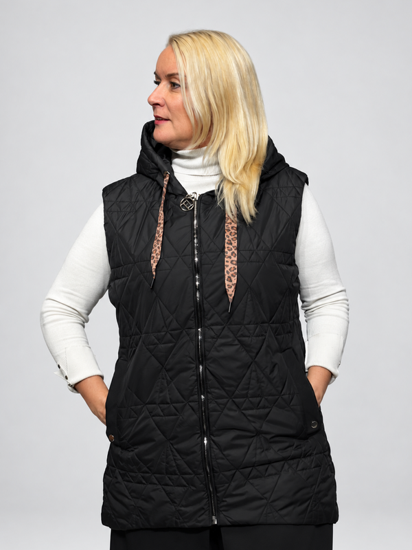 Stepēta pagarināta veste ar kapuci