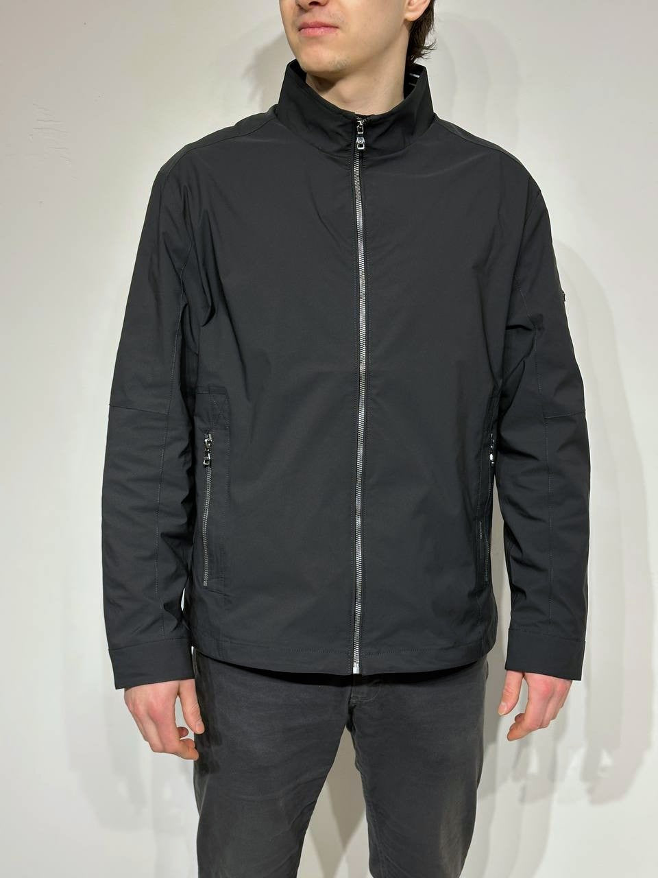 Plona didelio dydžio vyriška striukė