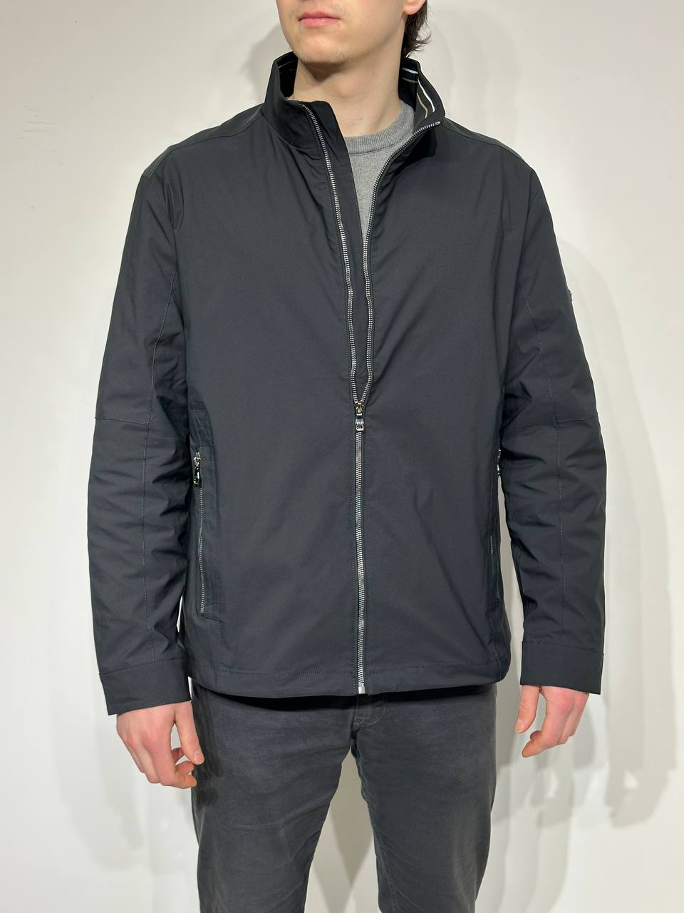 Plona didelio dydžio vyriška striukė