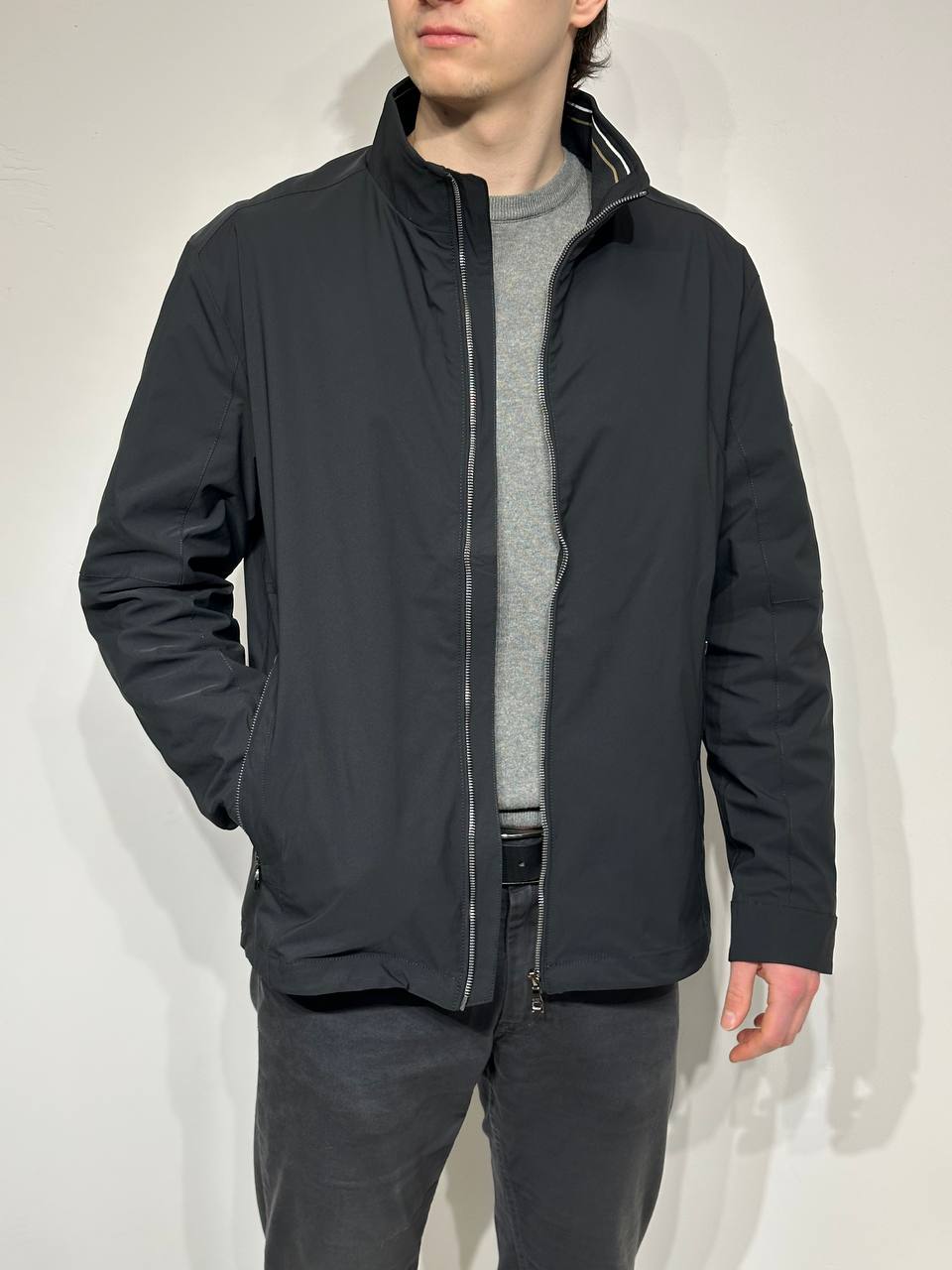 Plona didelio dydžio vyriška striukė