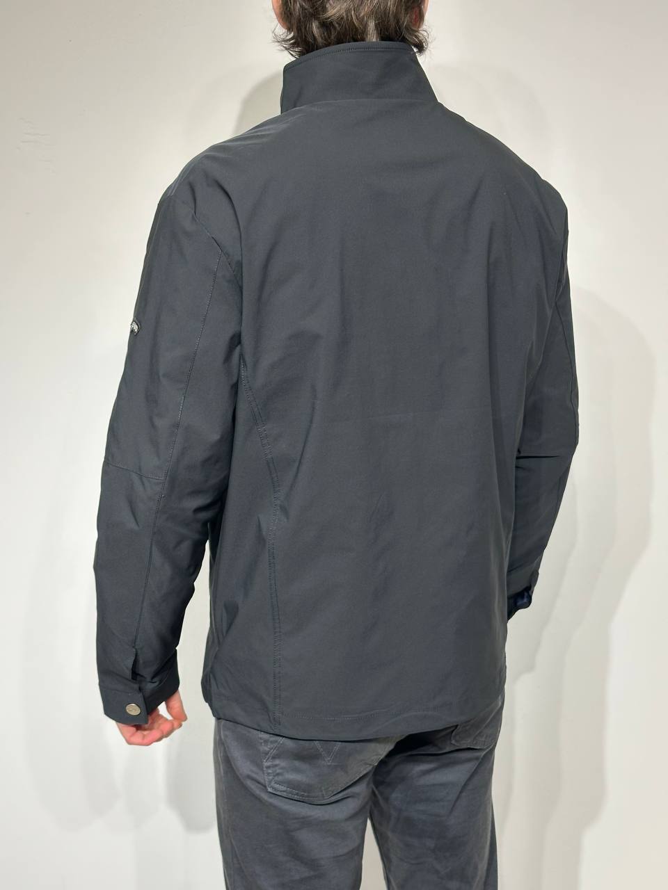 Plona didelio dydžio vyriška striukė