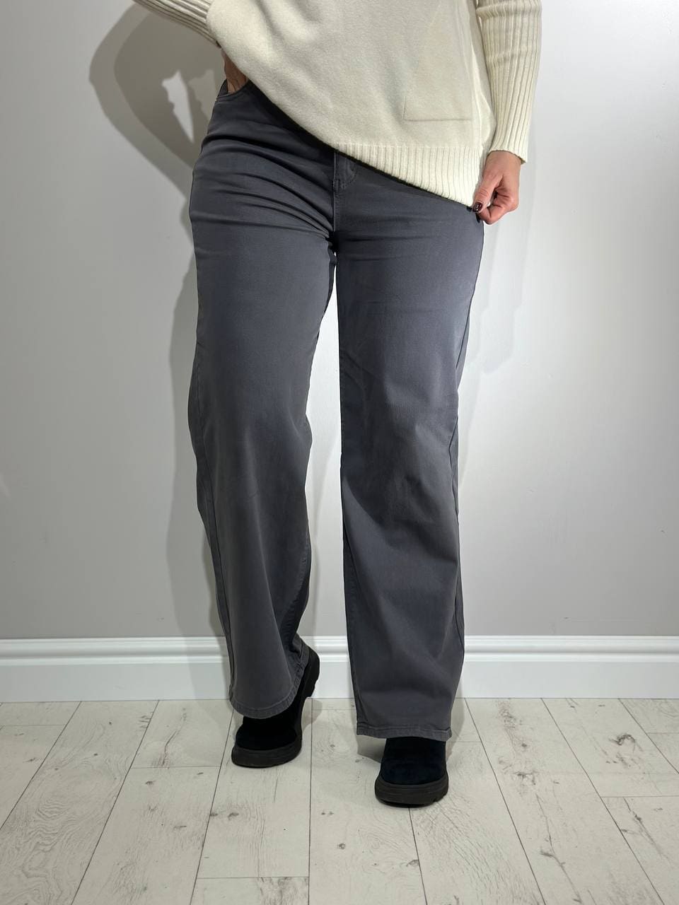 pelēkas platas sieviešu bikses
