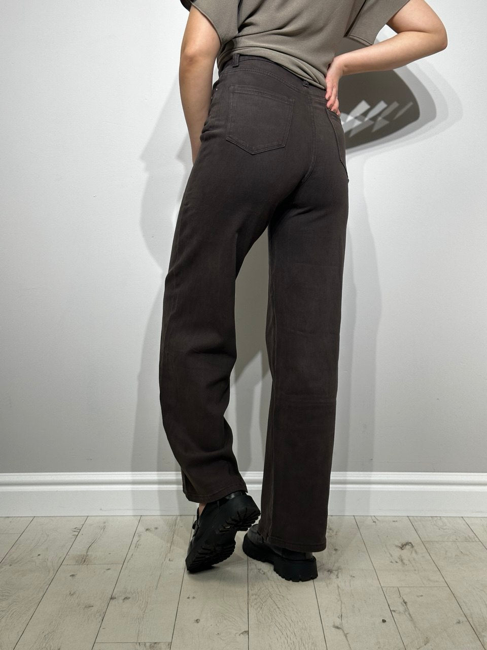 Platos džinsinės kelnės iš Version