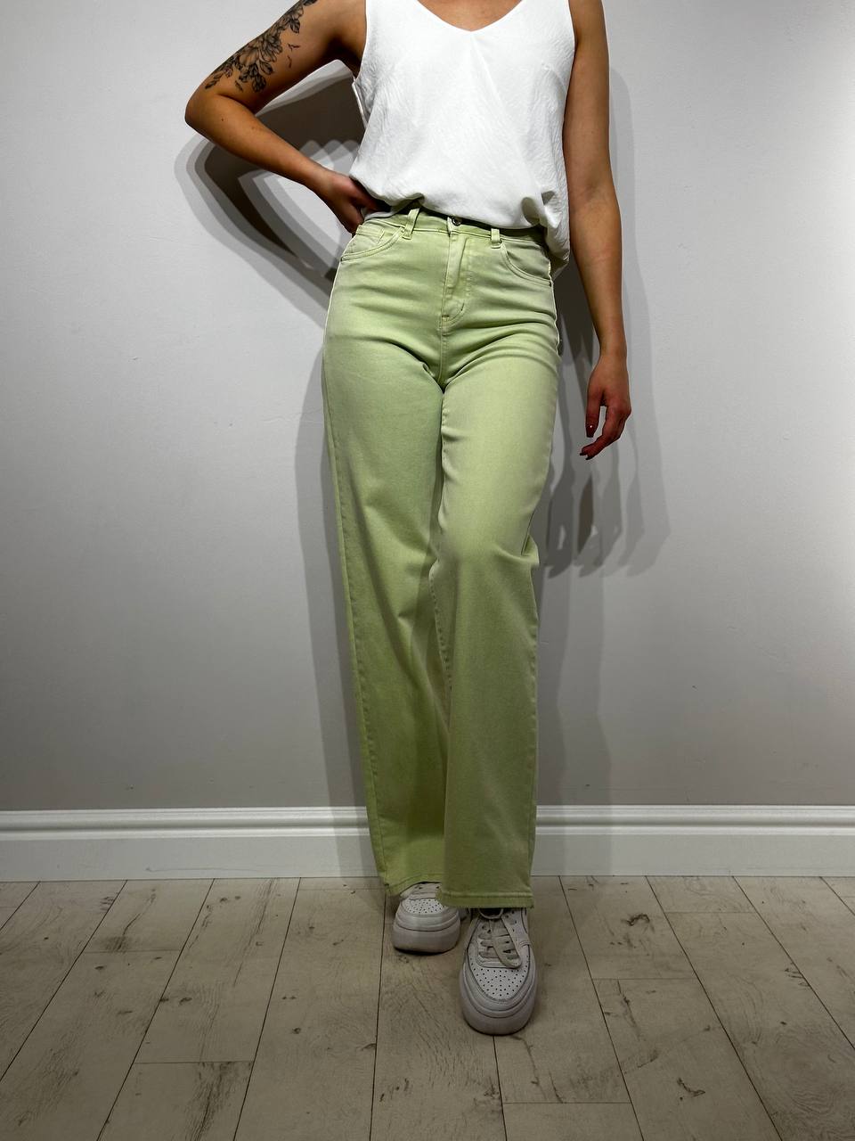 Sieviešu_vasaras_džinsi