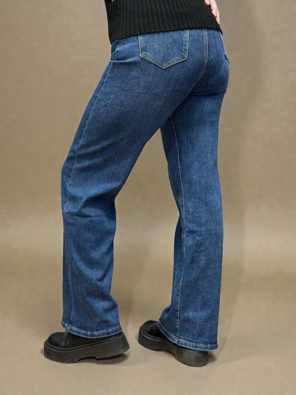 Plati džinsi sievietēm no Goodies