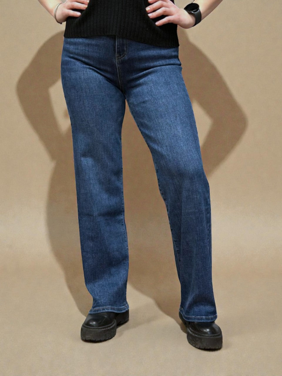 Plati džinsi sievietēm no Goodies