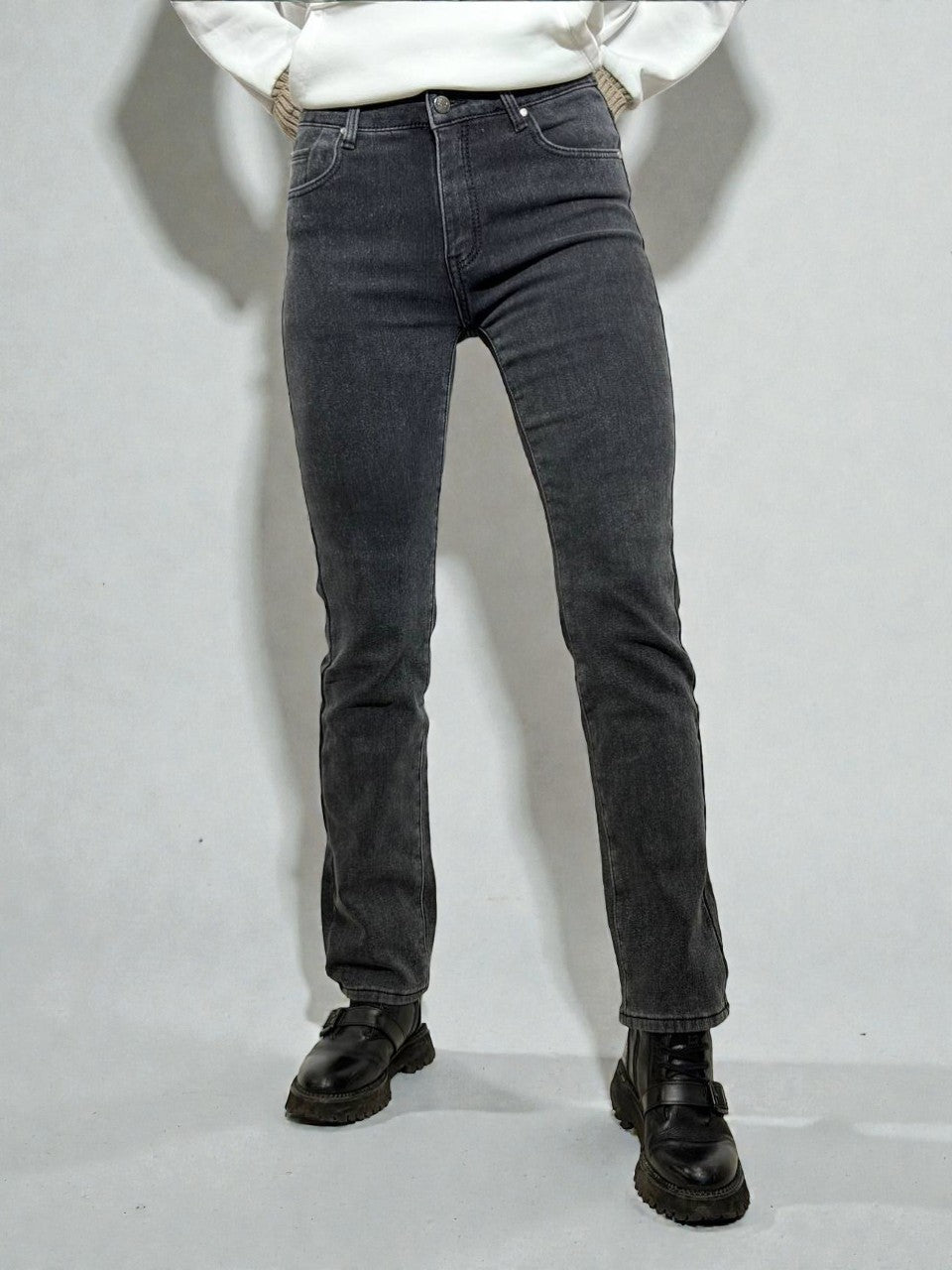 Sieviešu džinsi ar siltu oderi