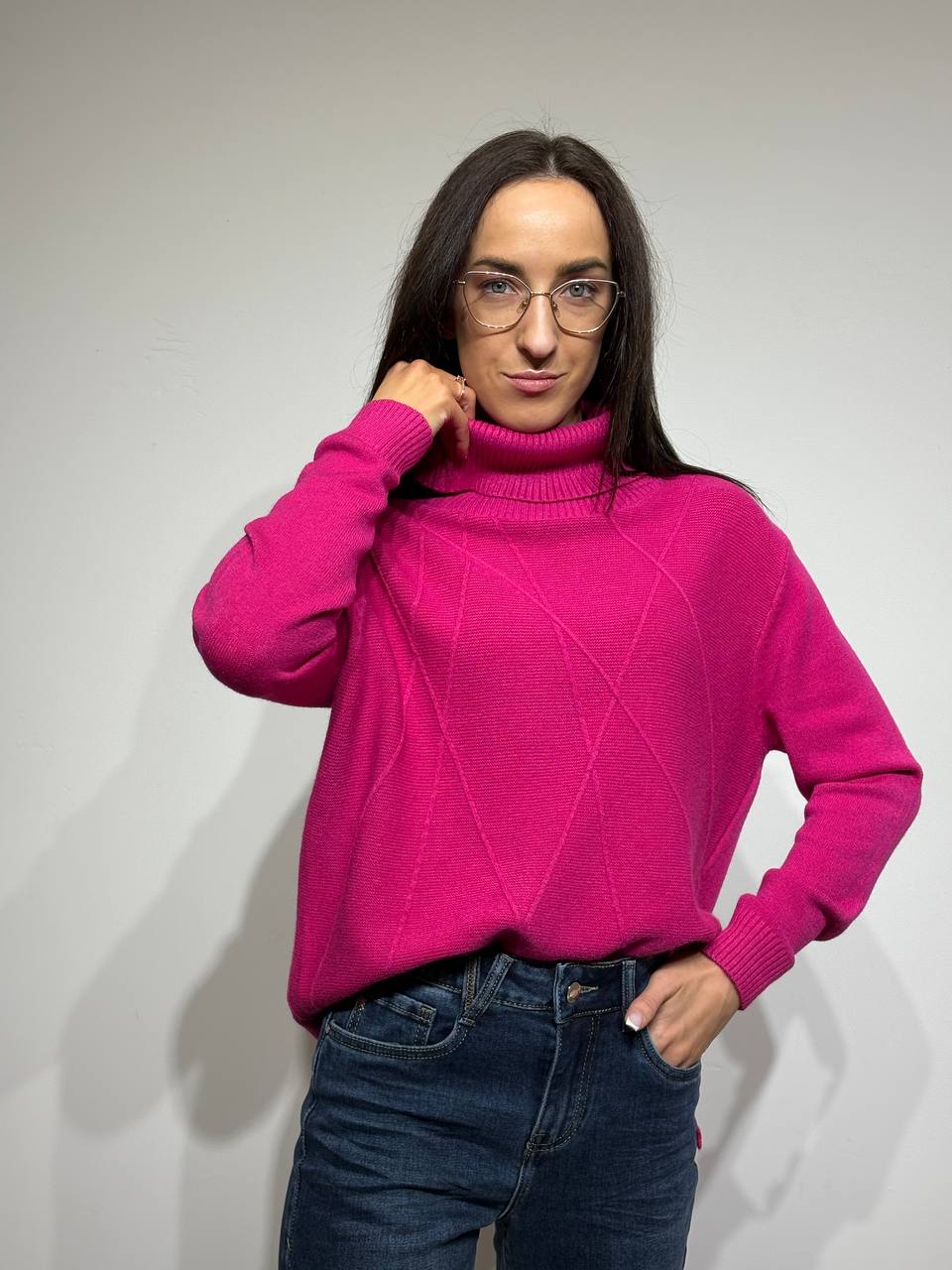 Silts džemperis ar šķēlumiem sānos