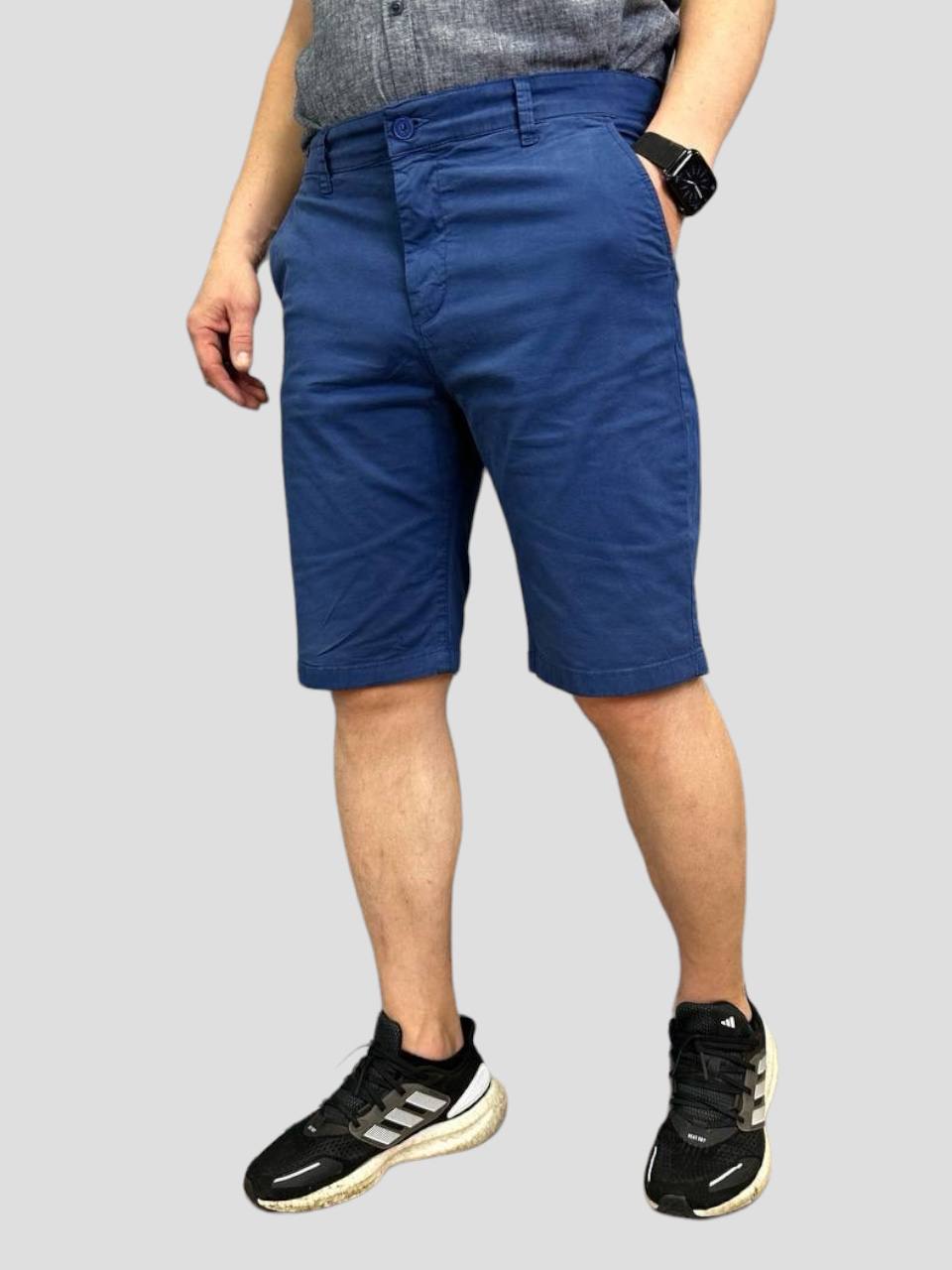 Flexible chinos shorts from Cazzotti
