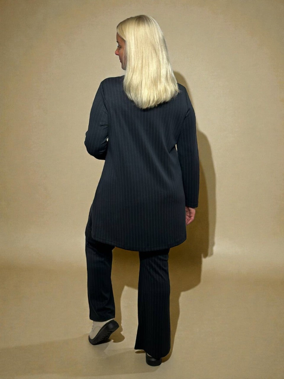 Solid women's pantsuit