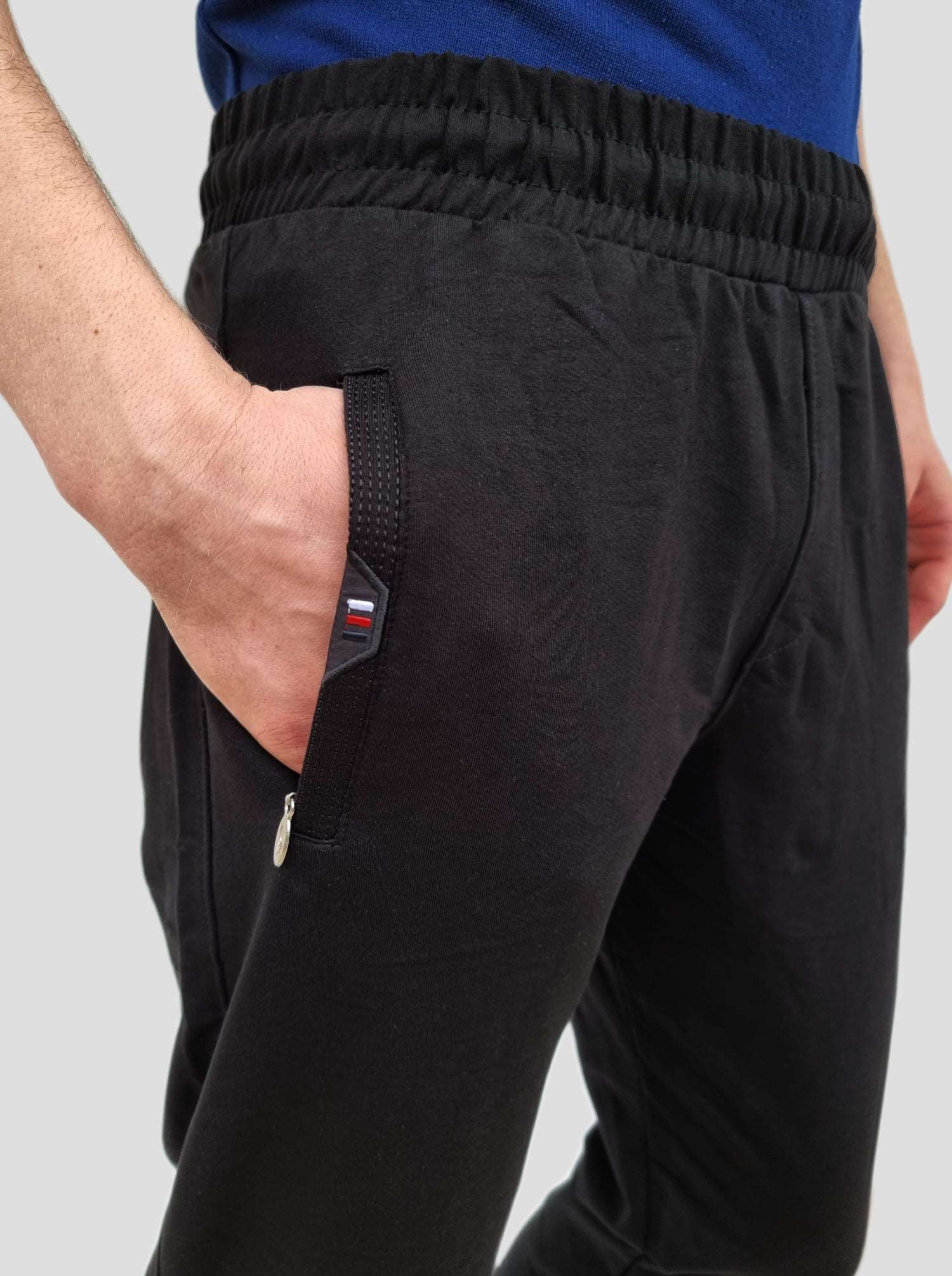 Sporta bikses ar gumiju galos