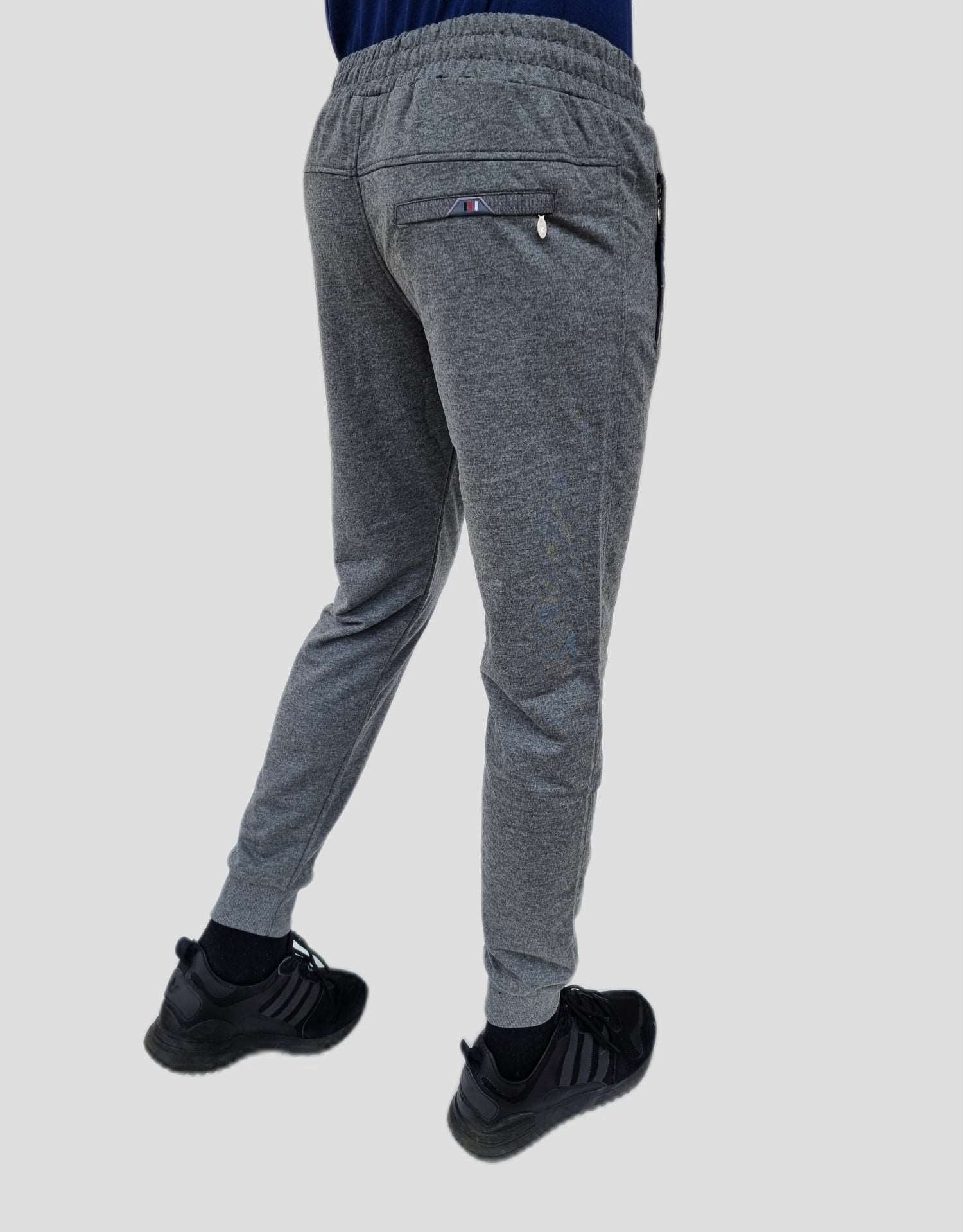 Sporta bikses ar gumiju galos