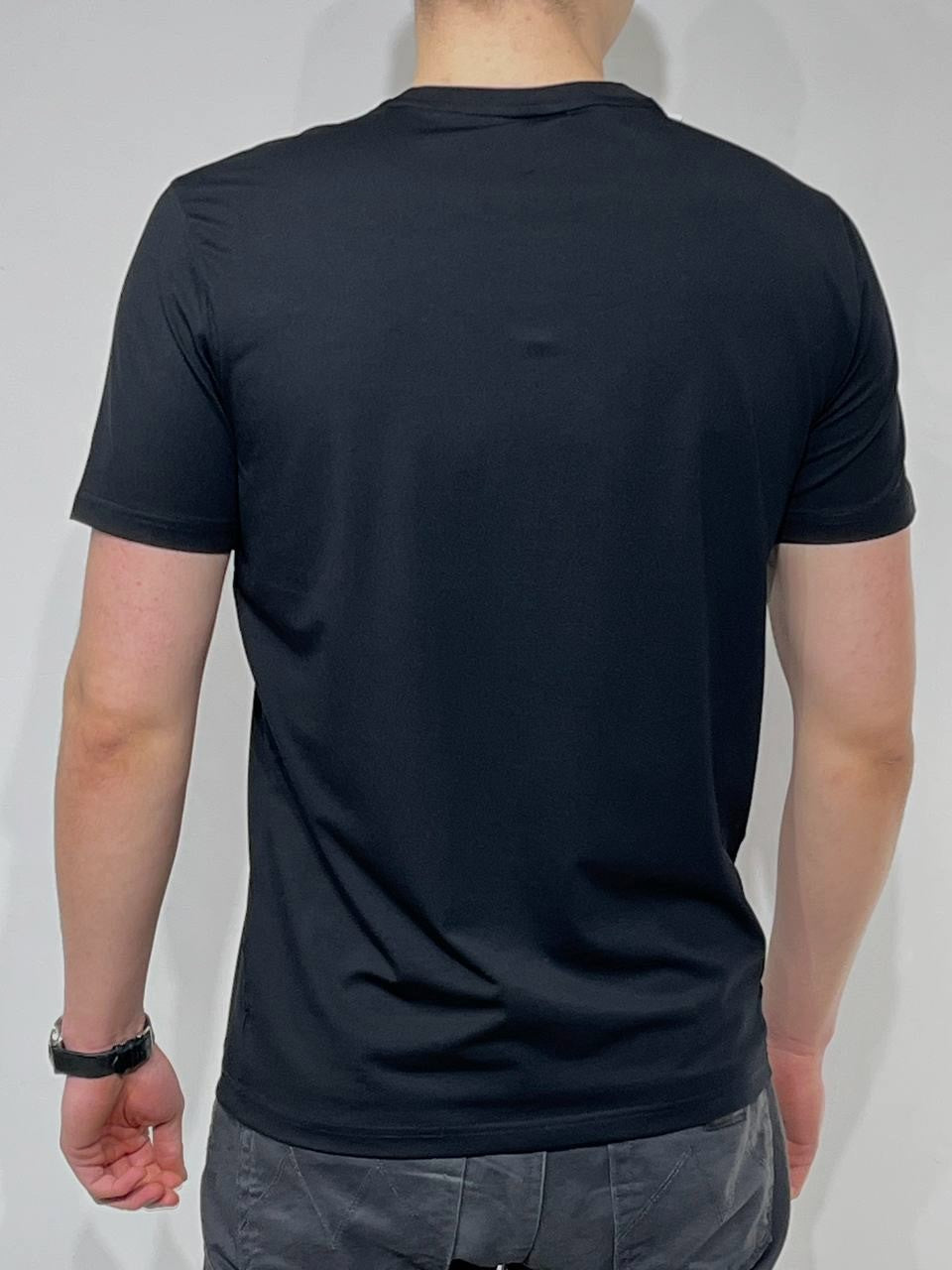 Sportiškas vyriškas marškinėlis