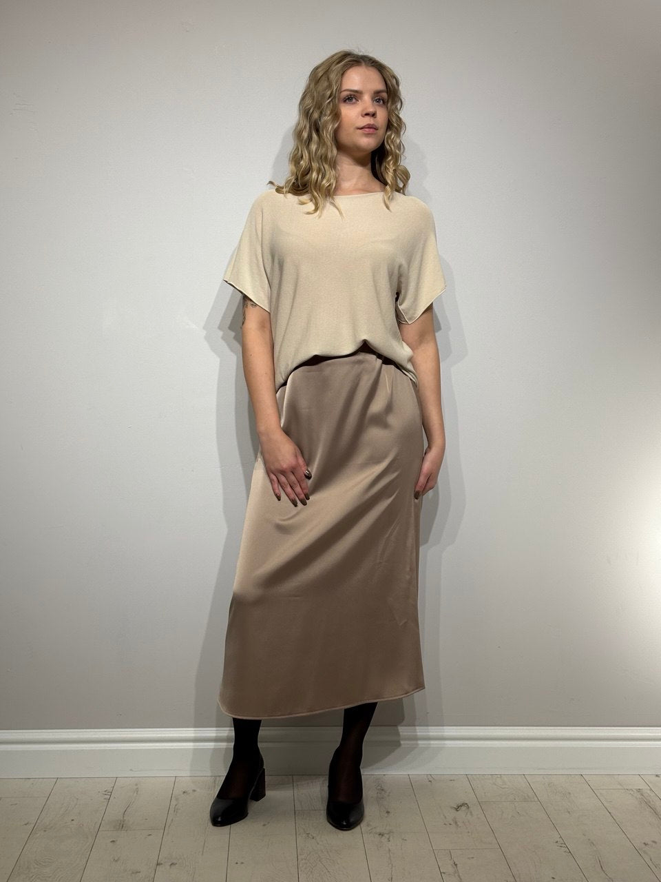 Midi garuma svinīgi sieviešu svārki