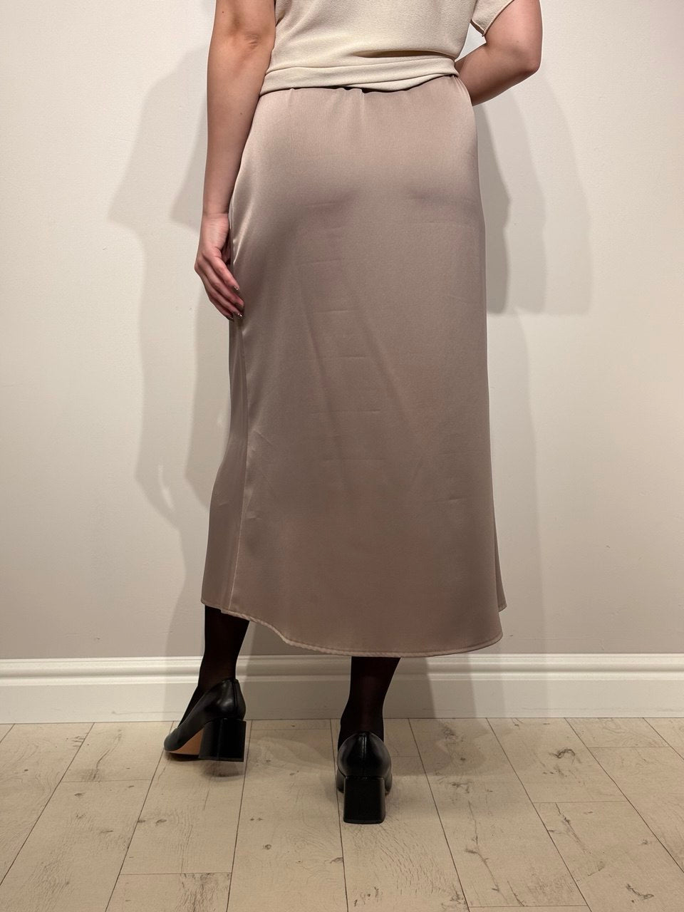 Midi garuma svinīgi sieviešu svārki