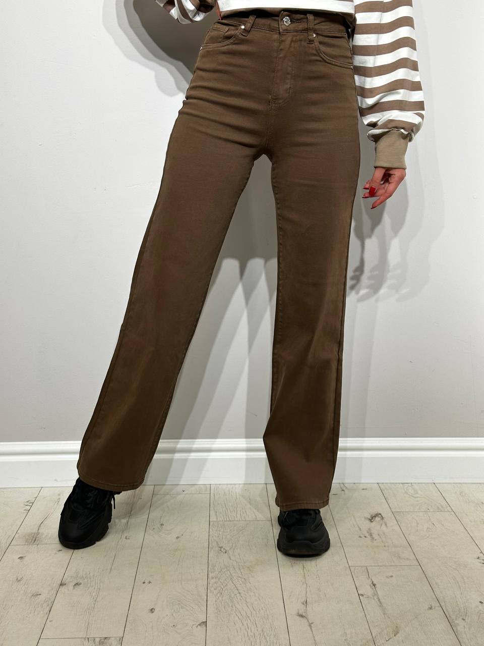 Straight cut women's jeans