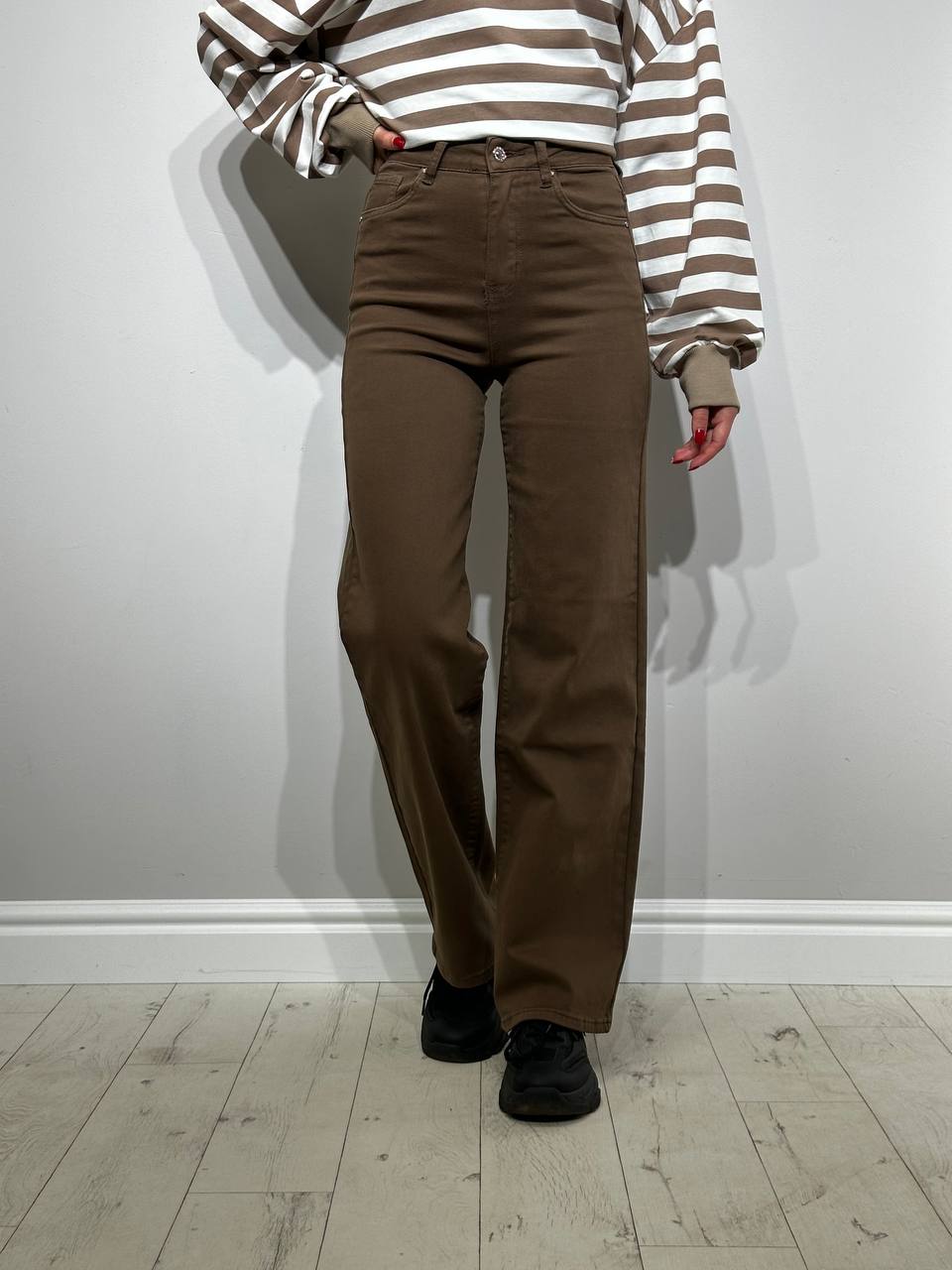 Straight cut women's jeans