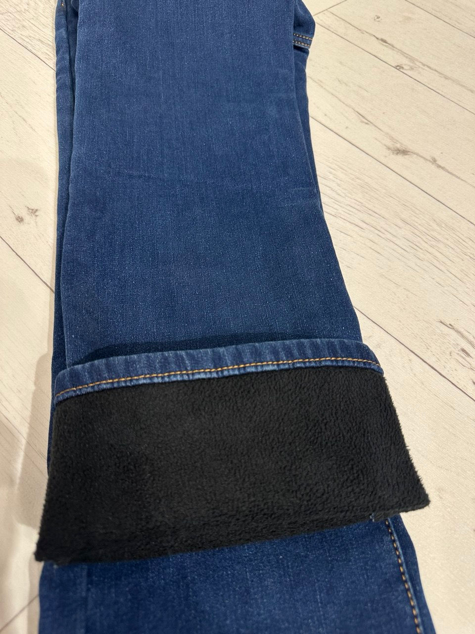 Siltināti džinsi sievietēm