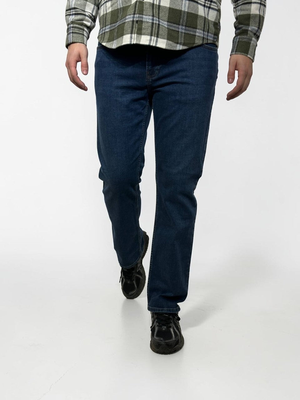 Tamsūs vyriški džinsai, Modern Fit