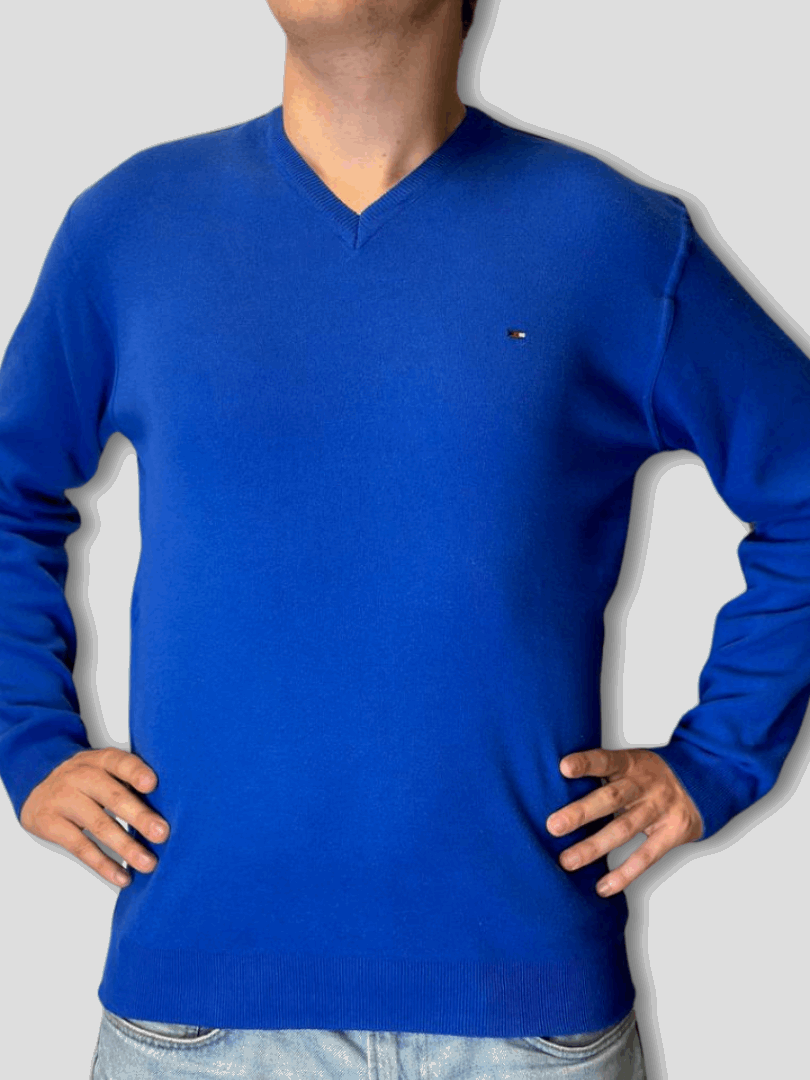 V-neck sweaters from Cakko