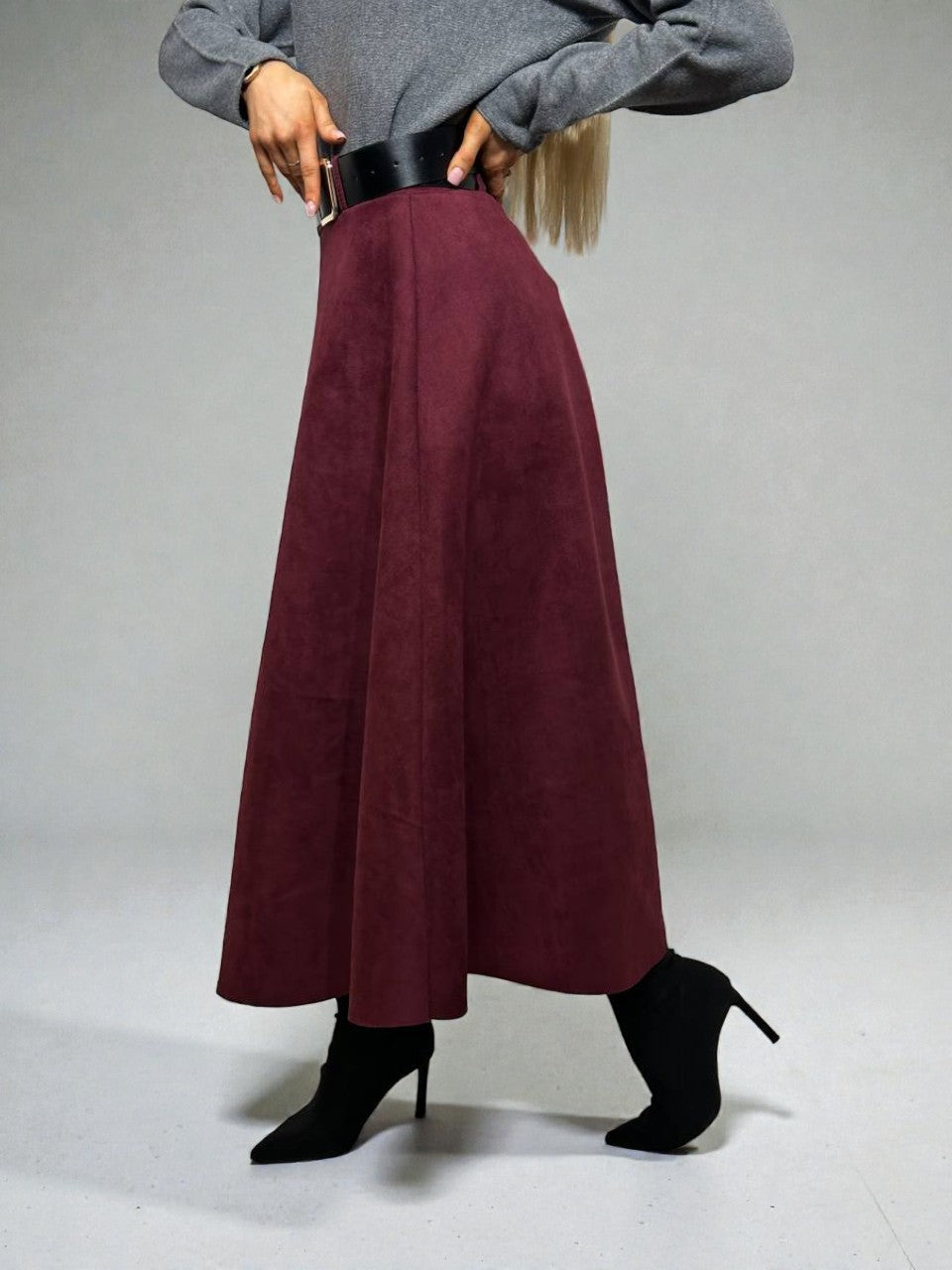 Velvet burgundy skirt with belt