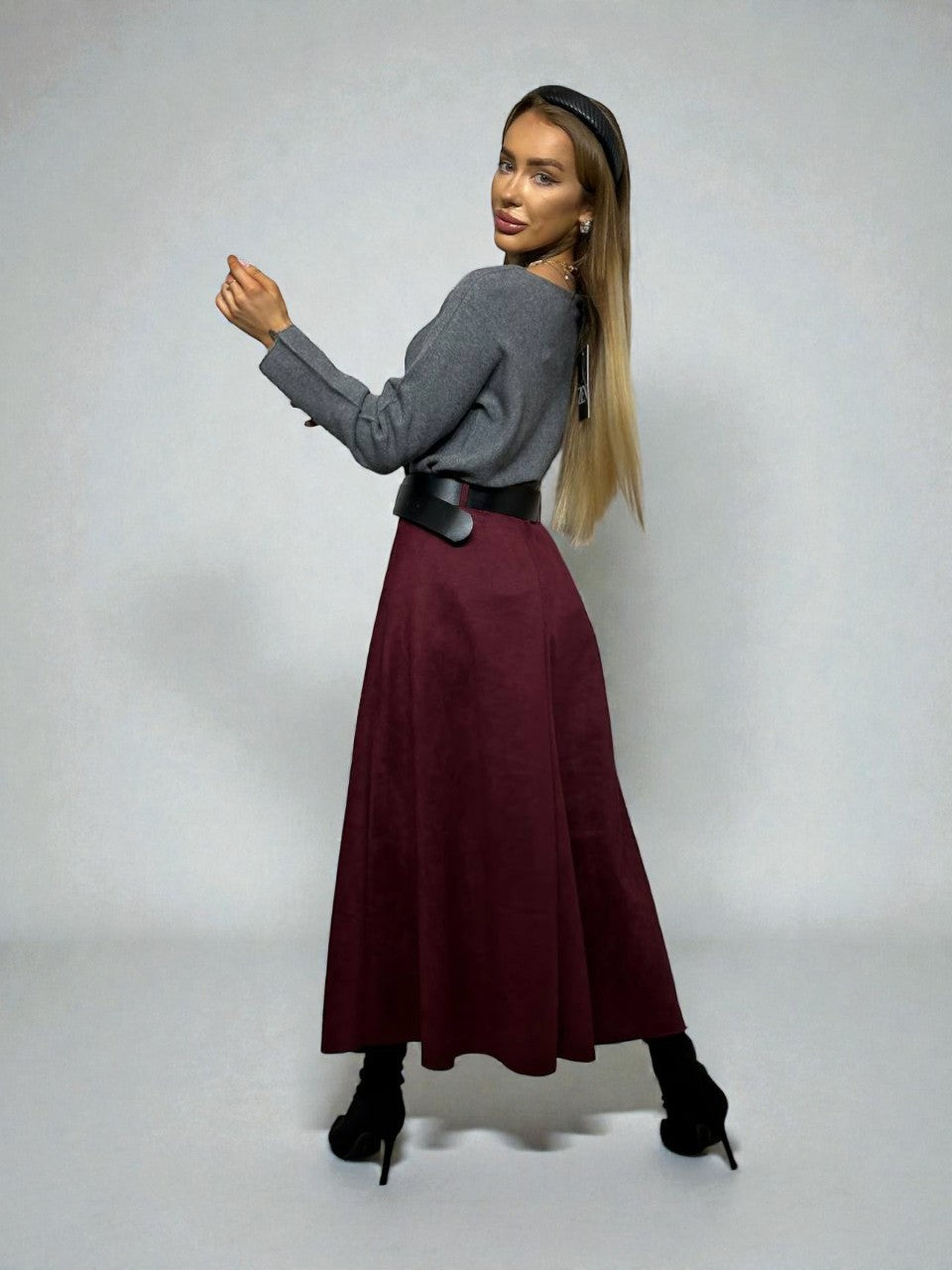 Velvet burgundy skirt with belt